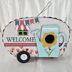 Retro Camper Birdhouse RV Trailer Galvanized Tin ROOF Floral Door Hanging Birds